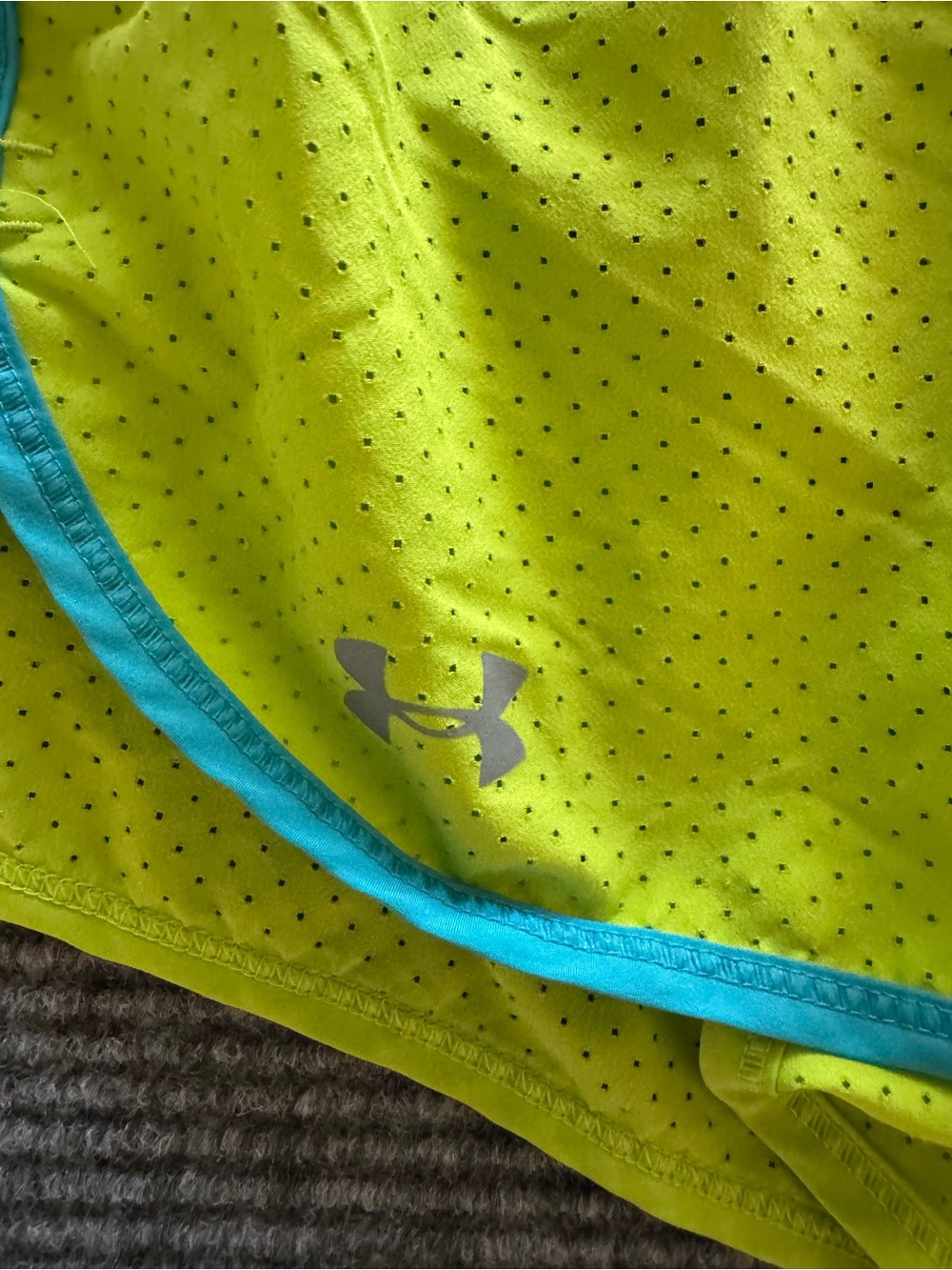 Lot of 2 Under Armour Women's Running shorts running, hiking Women's Medium - Picture 14 of 15